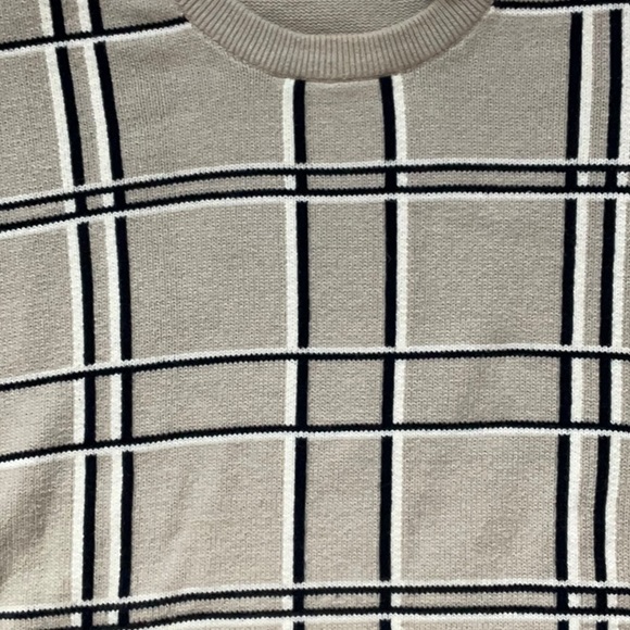 Lord & Taylor Men’s Grid Pattern Sweater - Picture 2 of 7